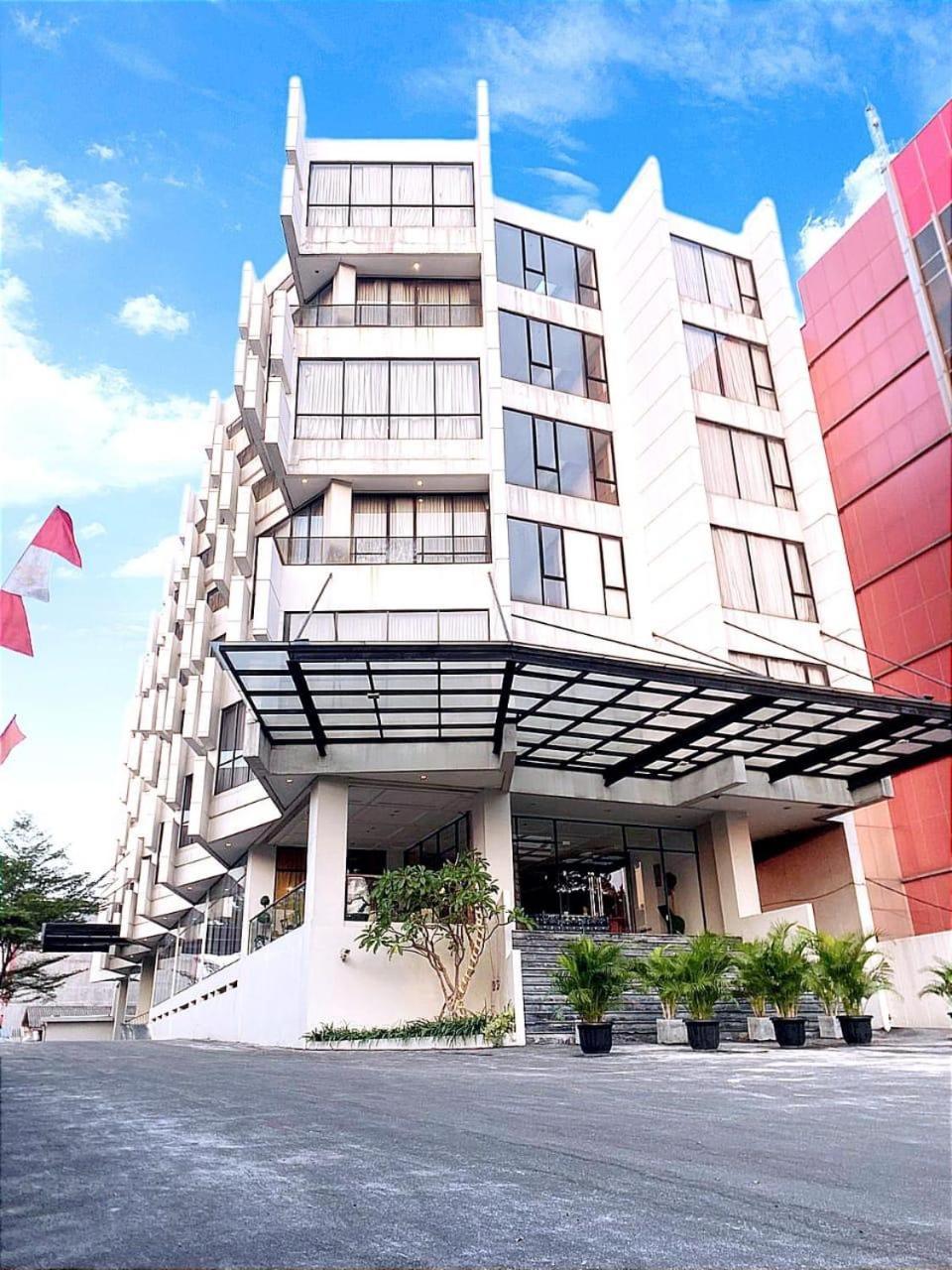 Rivoli Hotel Giacarta Esterno foto