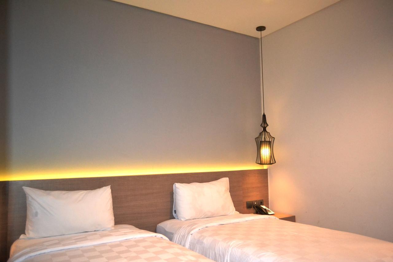 Rivoli Hotel Giacarta Esterno foto